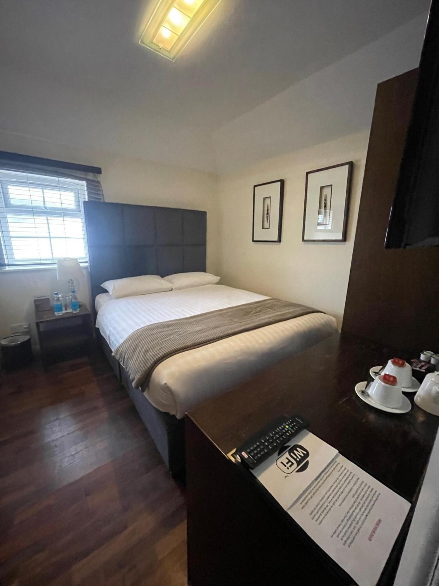 בארנט Hotel Nap Inn מראה חיצוני תמונה