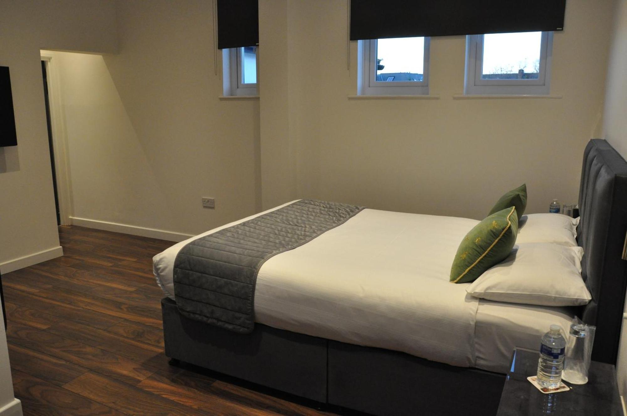 בארנט Hotel Nap Inn מראה חיצוני תמונה
